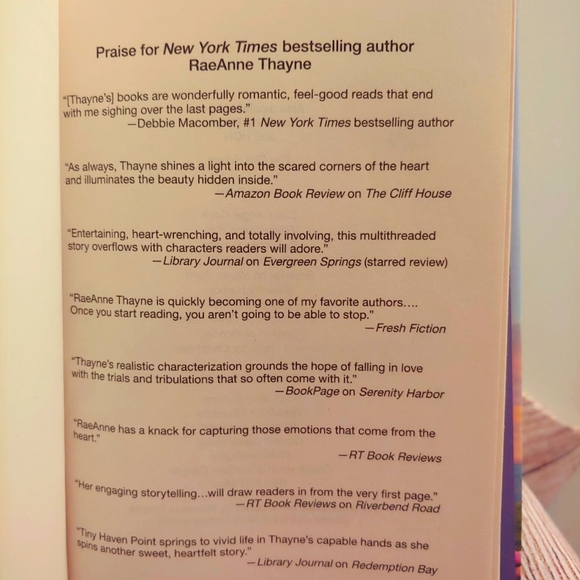 The Sea Glass Cottage (Hardcover) by Rae Anne Thayne - Picture 5 of 7